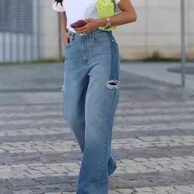 T-shirt com detalhe de corrente personalizada Scripta