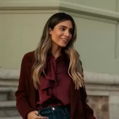 Blusa lisa com detalhe de folho Scripta