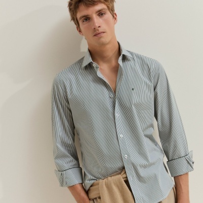 Camisa slim fit às riscas Lion of Porches