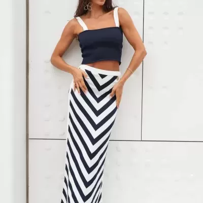 Top cropped em malha canelada com alças largas Sahoco