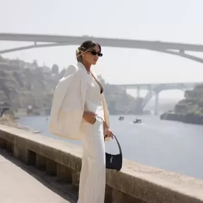 Calça comprida em tecido às riscas Scripta