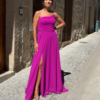 VESTIDO ASSIMÉTRICO CARLA RUIZ