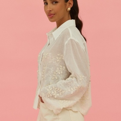 Blusa com bordados Scripta