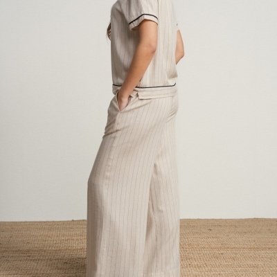 Calças de perna larga em tecido leve SMF