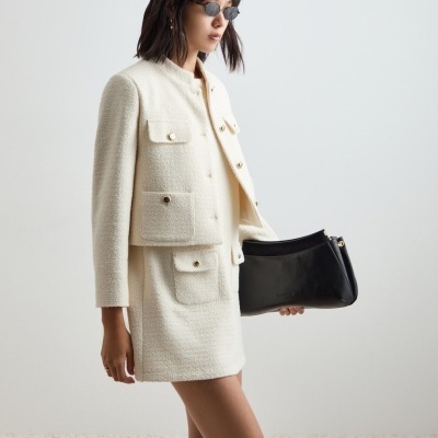 Casaco tweed curto com botões dourados Decenio