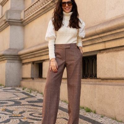 Calça com corte reto e efeito xadrez Scripta