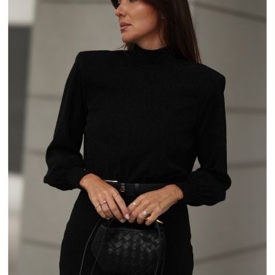 Vestido midi com abertura nas costas e cinto Scripta