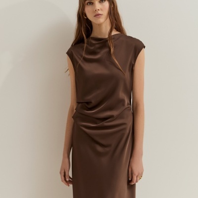 Vestido midi acetinado Lion of Porches