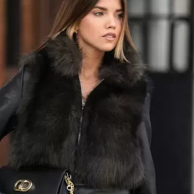 Blusão Curto com Gola de Pelo Spaccio by Cristina