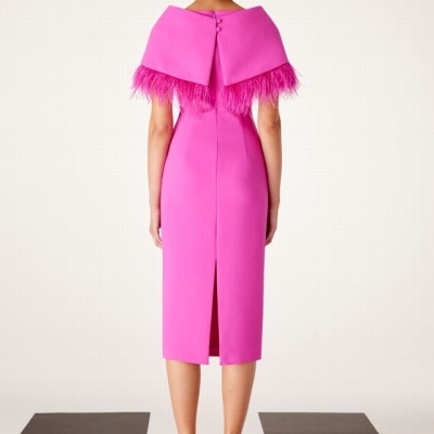 VESTIDO CAPA DE PLUMAS CARLA RUIZ