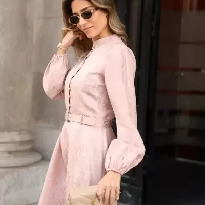 Vestido estampado com cinto e mangas abalonadas Scripta