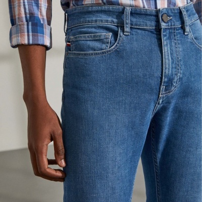 Calças para homem jeans slim fit com cinco bolsos  Lion Of Porches