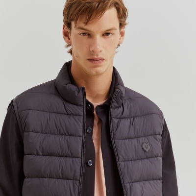 Colete acolchoado gola alta Lion of Porches