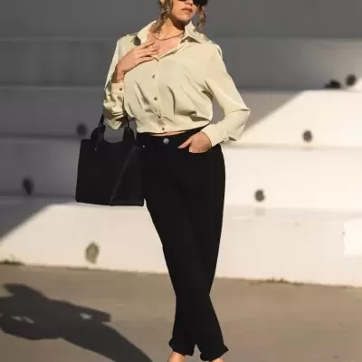 Blusa Fluida com Ombreiras Decorativas SPACCIO by Cristina