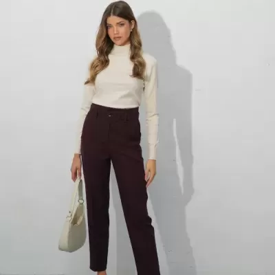 Calças Cintura Subida com Cinto SPACCIO BY CRISTINA