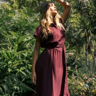Vestido midi com cinto e folho inferior Ferrache