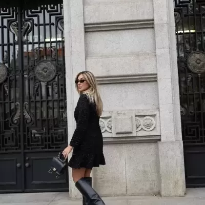 Vestido com pormenor de botões metálicos Scripta