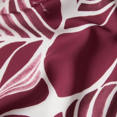 Vestido curto com estampado Decenio