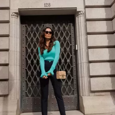 Camisola em malha canelada com detalhe de folhos Scripta