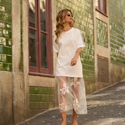 Saia de renda Swallow