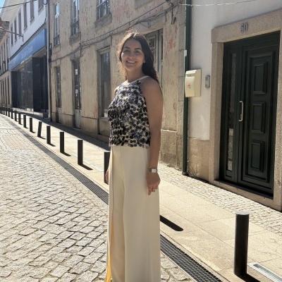 Conjunto com blusa e calça transpassada Carla Ruiz
