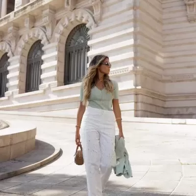 Camisola em com decote em V com fio personalizado Scripta