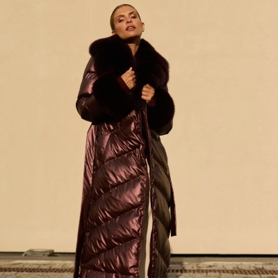 Anorak longo com gola e punhos pêlo de raposa Swallow