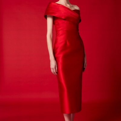 VESTIDO  MIDI COM DECOTE CARLA RUIZ