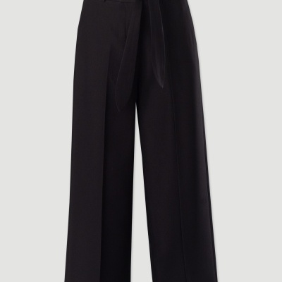 Calça fluida com cintura subida e cinto Ferrache