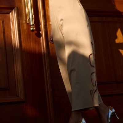 Calça Curta com bordado Swallow