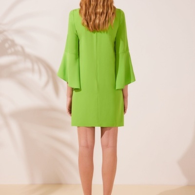 VESTIDO COM ENFEITE BROCHES  ARGGIDO