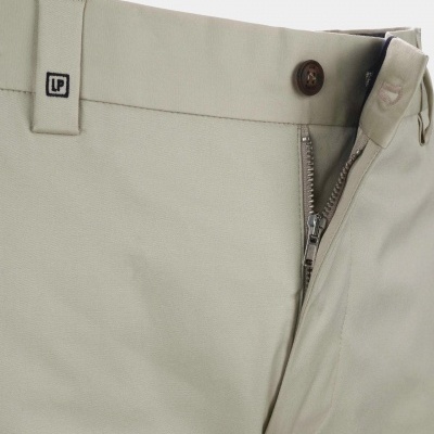 Calças chino regular fit com bolsos Lion of Porches