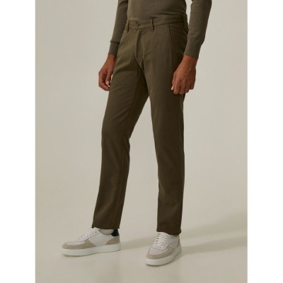 Calças chino slim fit em sarja Decenio