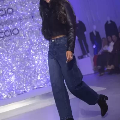 Blusão Curto com Gola de Pelo Spaccio by Cristina