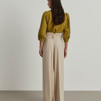 Calças pantalona com cinto Lion of Porches