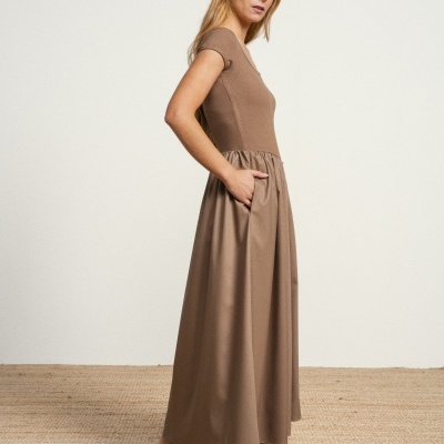 Vestido comprido com decote quadrado SMF