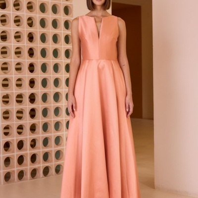 VESTIDO LONGO EM FORMATO A Carla Ruiz