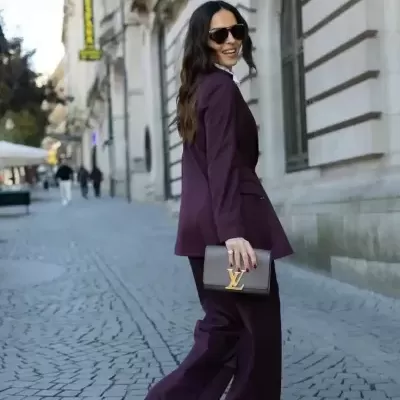 Calça comprida tecido às riscas Scripta