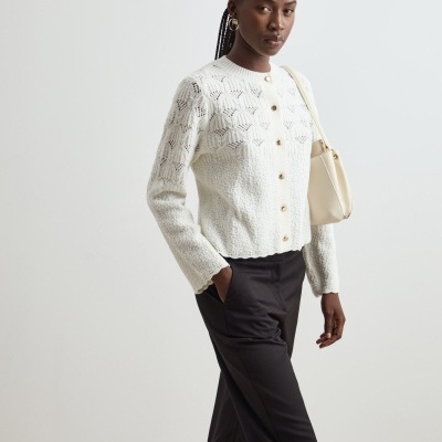 Casaco Tricotado com Botões Dourados Decenio