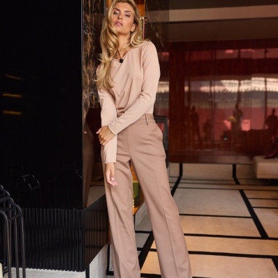 Calça corte reto c/ cinto Swallow