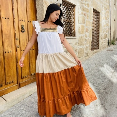 Vestido com folhos tricolor sahoco