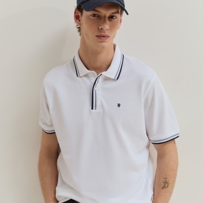 Polo regular fit em piqué de algodão Lion of Porches