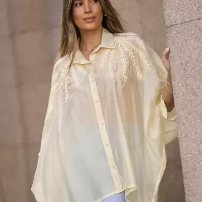 Blusa com transparencia BORDADA Spaccio