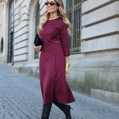 Vestido midi liso com detalhe de botões dourados Scripta