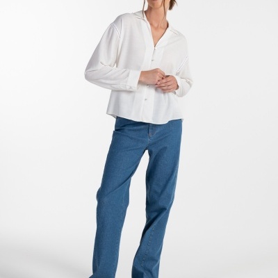 BLUSA COM PORMENOR NAS CAVAS ANA SOUSA