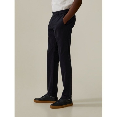 Calças chino slim fit em sarja Decenio