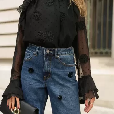 Blusa com Relevo Floral Spaccio by cristina