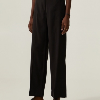 Calças fluidas Decenio