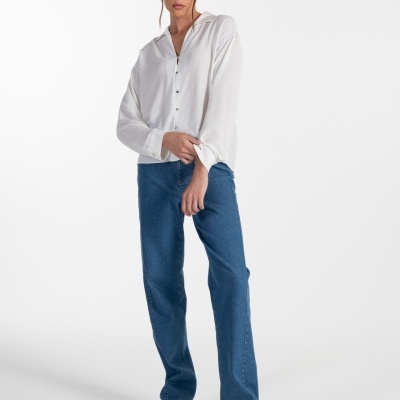 BLUSA COM PORMENOR NAS CAVAS ANA SOUSA