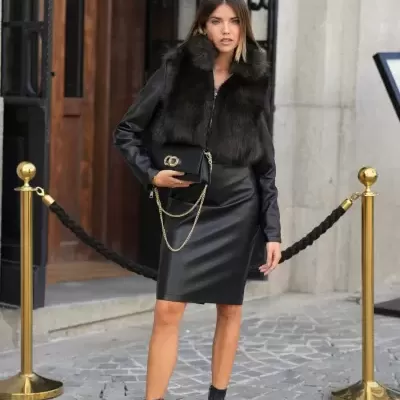 Blusão Curto com Gola de Pelo Spaccio by Cristina